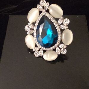 Elegant Blue and Silver Women's Ring